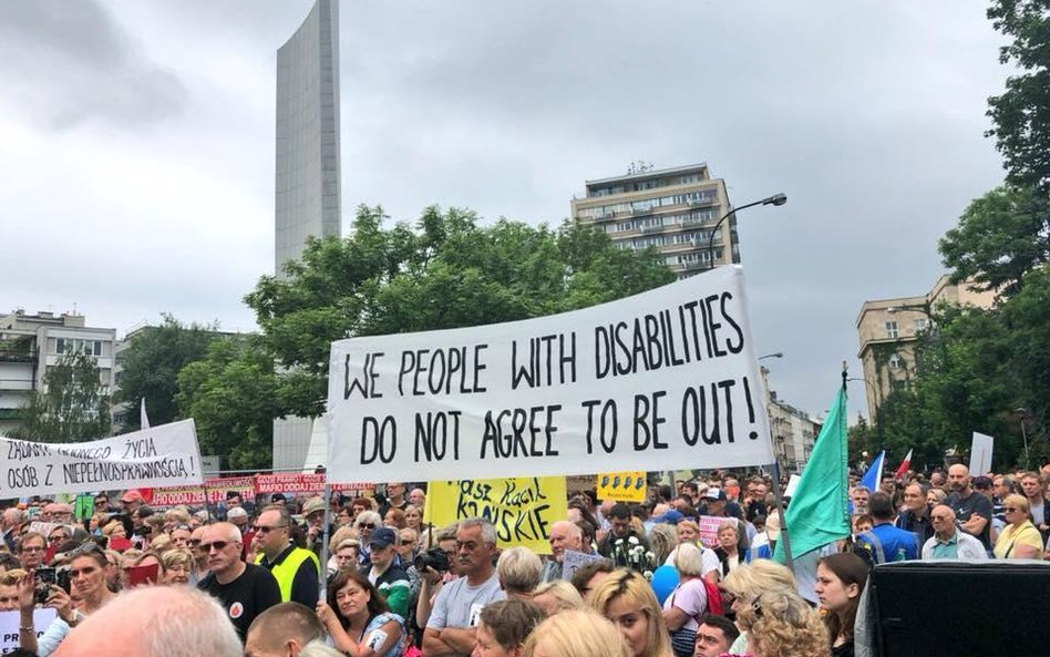 Dzisiejsza demonstracja pod Sejmem