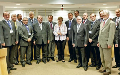 Mercedes Bresso, przewodnicząca Komitetu Regionów, w otoczeniu przedstawicieli polskiej delegacji na