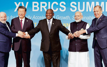 BRICS to grupa pięciu państw. Na zdjęciu (od lewej) jej przedstawiciele: Brazylii (prezydent Lula), 