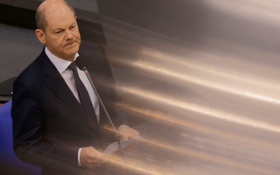 Trzy dni po rosyjskim ataku na Ukrainę Olaf Scholz ogłosił wielki zwrot w polityce wobec Rosji. Ile 