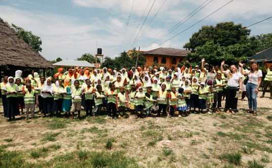 Setki dzieci dostały elementy odblaskowe