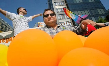 Polityk SLD Ryszard Kalisz na warszawskiej Paradzie Równości w 2007 roku