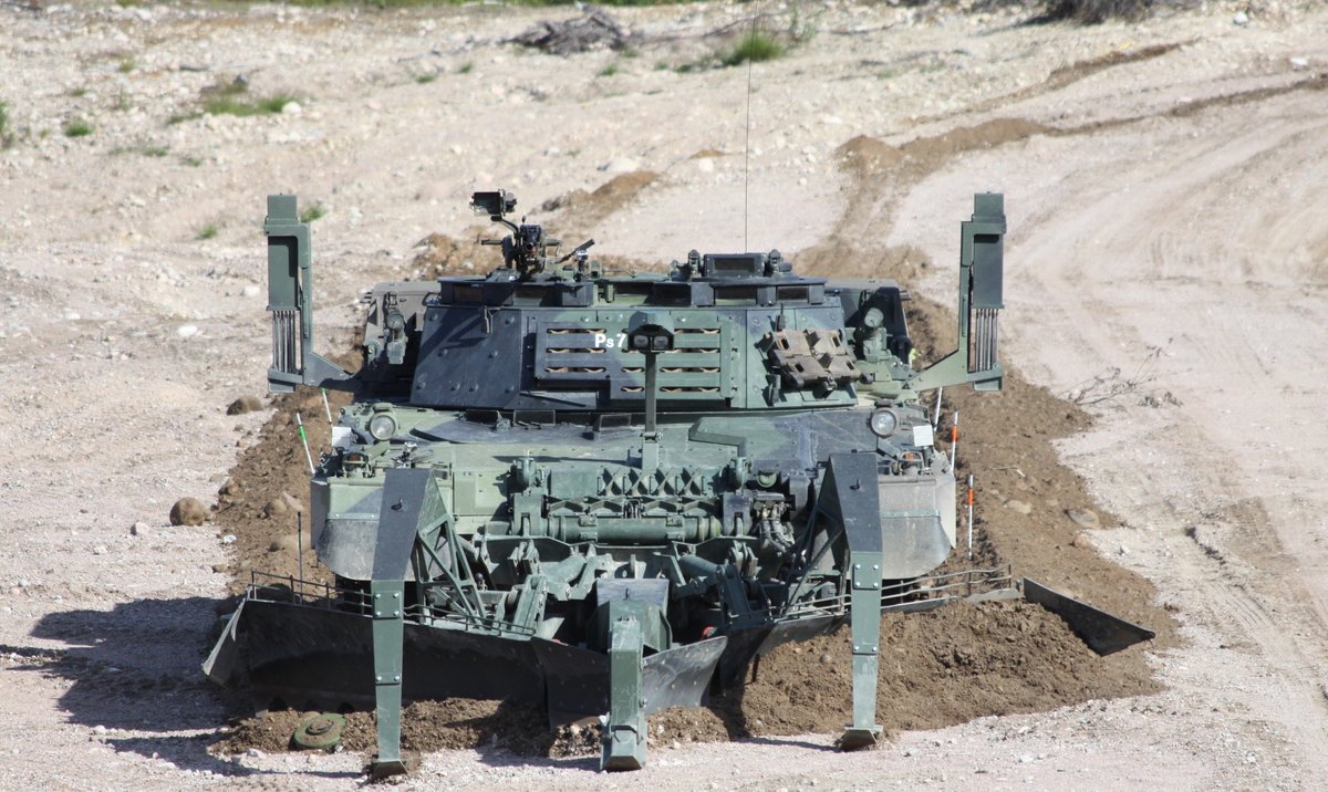 Forbes: Ukraina straciła połowę specjalistycznych leopardów 2R