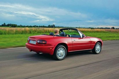 Masa jest rozłożona między przód i tył idealnie po połowie, co zapewnia świetne prowadzenie.