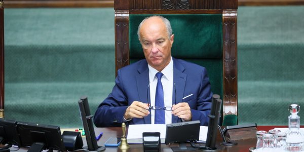 Алфавит ораторов Сейма. Какие лозунги добавит в него Влодзимеж Чарзасты?