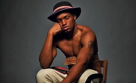 Jevone z Jamajki w stroju góralskim to jedna z 16 prezentowanych fotografii ukazujących polską sztuk