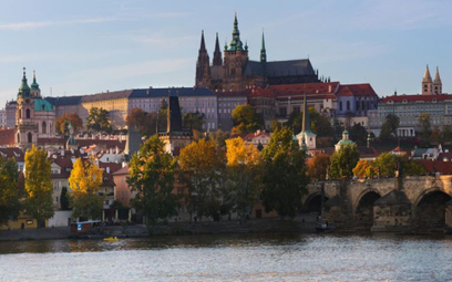 Jeszcze więcej turystów w Pradze