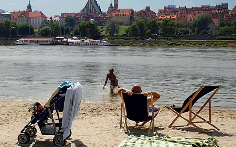 W ten weekend można już się wylegiwać na miejskiej plaży