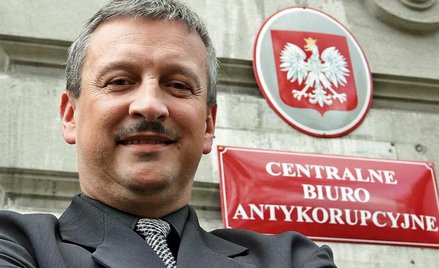 Jacek Dobrzyński, kiedy był rzecznikiem policji w Białymstoku, miał się kontaktować z mężczyzną, prz