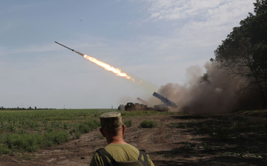 Ukraińska artyleria na pozycjach ogniowych