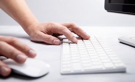 Czy za uszkodzone w pracy nadgarstki należy się odszkodowanie