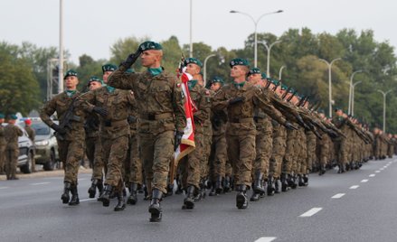 Próba defilady wojskowej w ramach przygotowań do obchodów Święta Wojska Polskiego