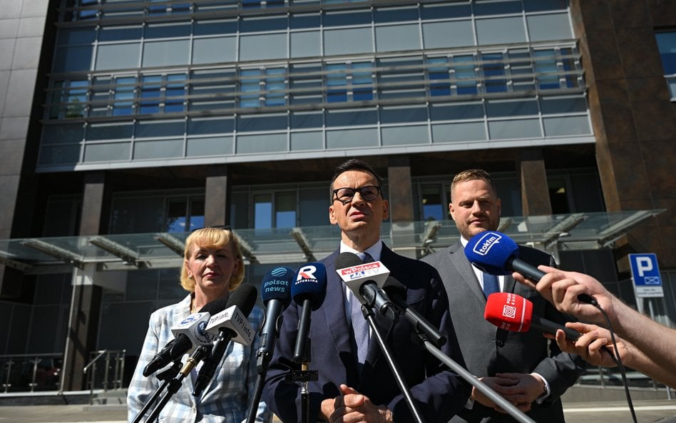 PiS nie musi zyskać na aferze Szpitala Południowego. Ale ona i tak może muy pomóc