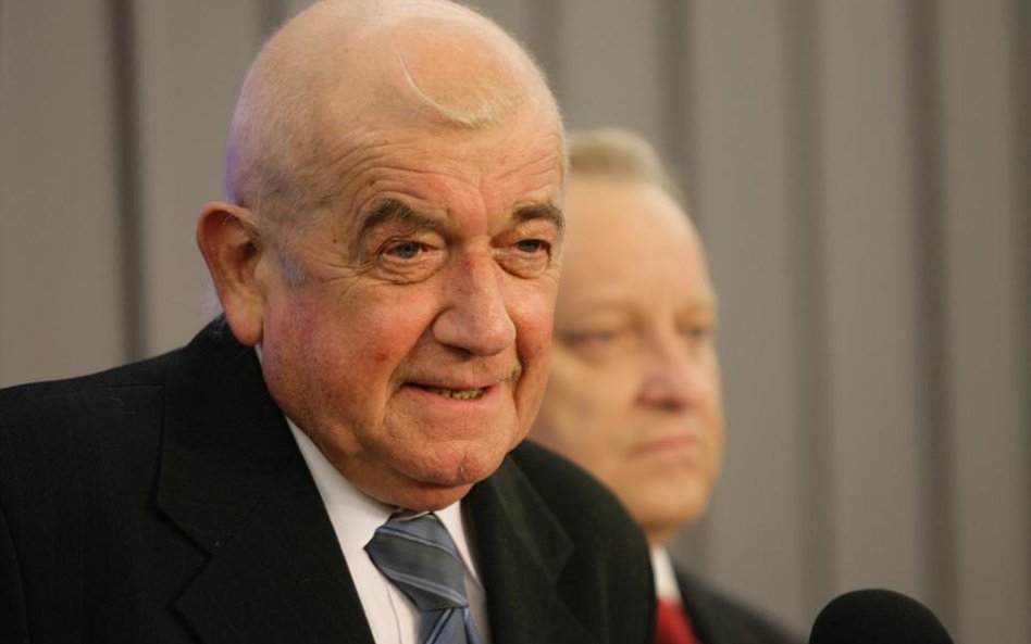 Prof. Zbigniew Religa zmarł w marcu 2009 roku.