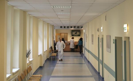 Pracodawca funduje abonament, a pracownik niesłusznie płaci podatek