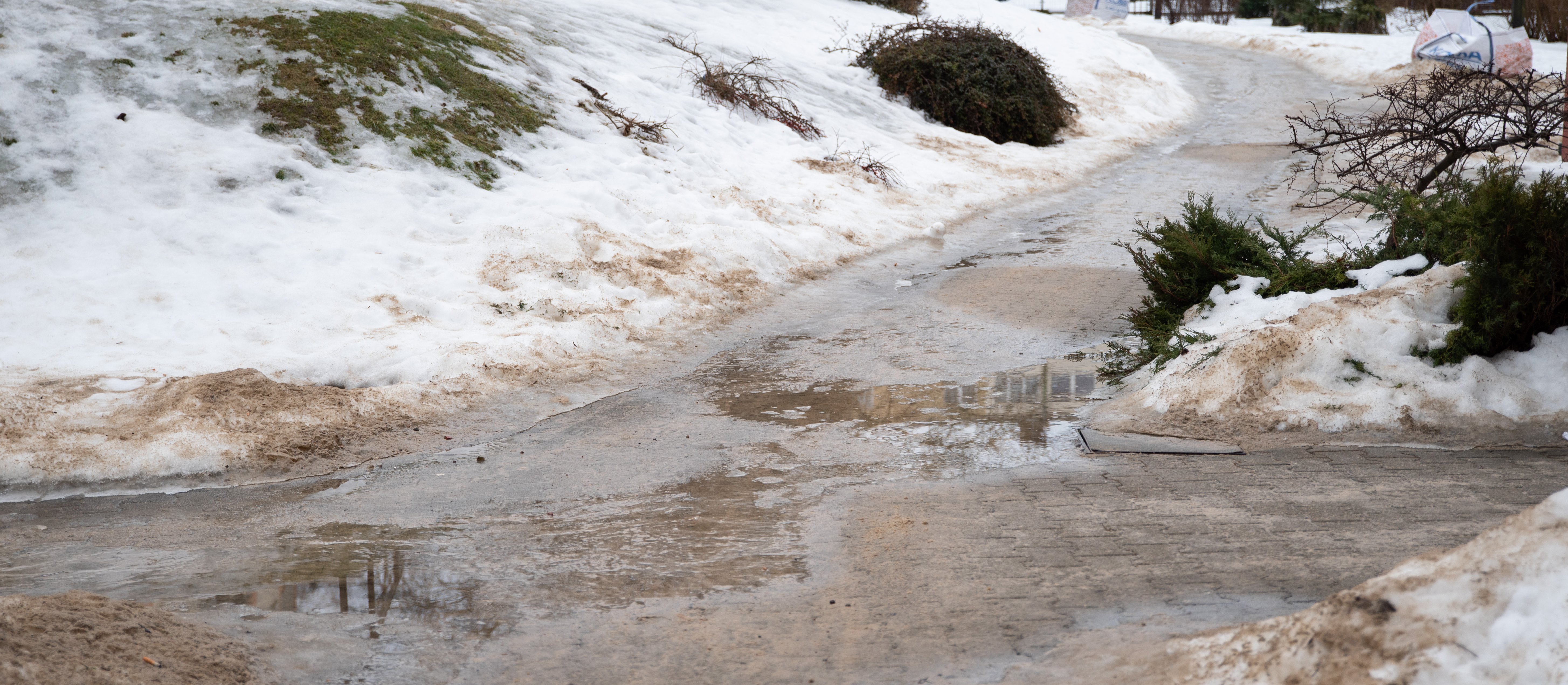 Odwilż opanuje Polskę. Możliwe wzrosty poziomu wód