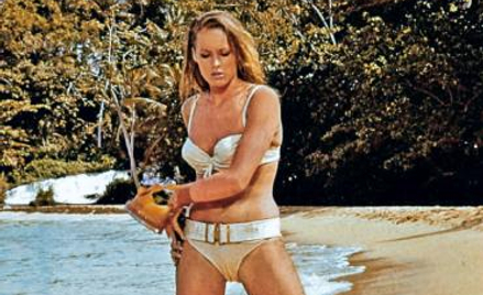 Ursula Andress w filmie „Dr No”
