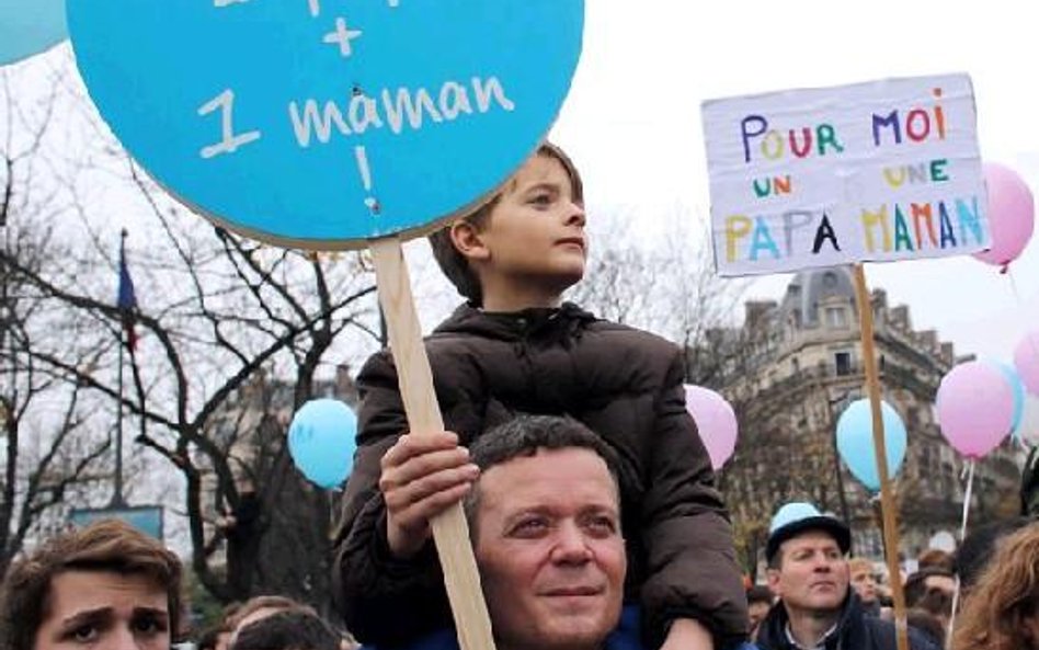 W Paryżu protestowali rodzice z dziećmi