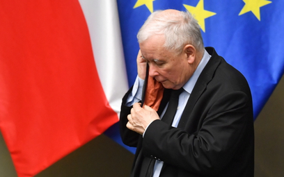 Po spocie PiS, w którym nie odbiera na wszelki wypadek telefonów z Niemiec, Jarosław Kaczyński (na z
