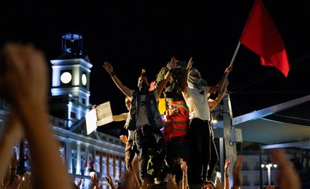 Manifestujący na placu Puerta del Sol w Madrycie nie zamierzają kończyć protestu
