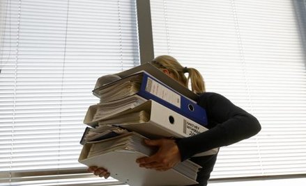 Na dwóch etatach podwójna laba i dłuższy czas pracy