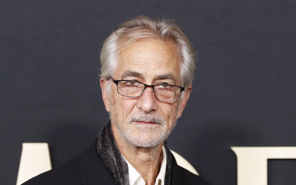 David Strathairn