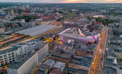 Wybudowanie nowego dworca połączonego z galerią handlową wyraźnie zmieniło funkcjonowanie części cen