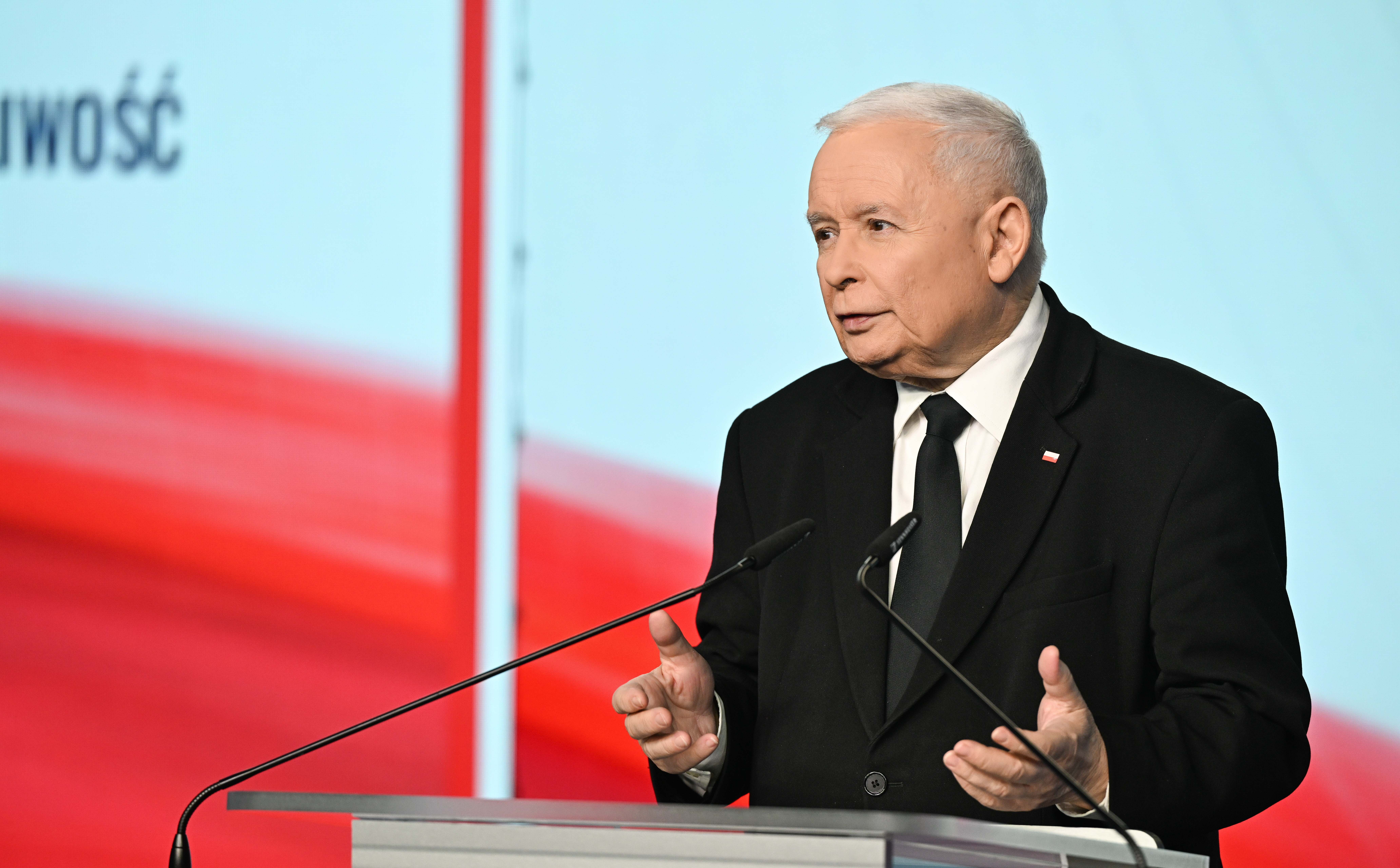 Jarosław Kaczyński: Nawrocki realnie miał jedno mieszkanie