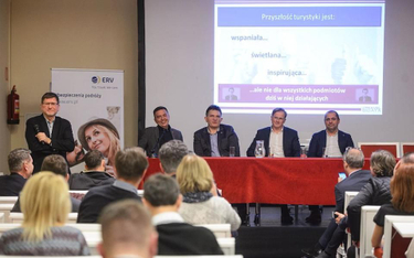 W debacie udział wzięli (siedzą od lewej): Piotr Henicz, wiceprezes Itaki, Remigiusz Talarek, wicepr
