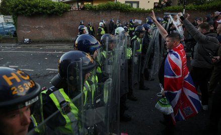 Protest przed komisariatem policji po zabójstwie Henry'ego Nowaka w Southampton