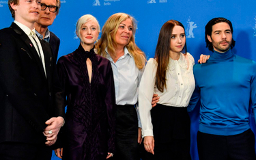 Lone Sherfing (czwarta od lewej) w Berlinie z aktorami „Uprzejmości nieznajomych”