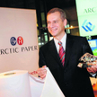 Michał Jarczyński, prezes Arctic Paper z Kostrzyna, cieszy się z debiutu spółki, która jako jedyna n