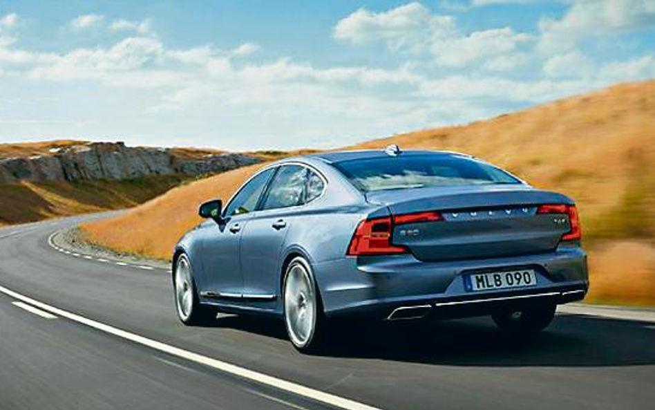 Volvo S90 może pochwalić sie 400-konnym silnikiem