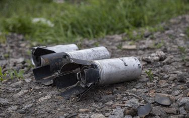 Rosyjska bomba kasetowa w wiosce Slatino w obwodzie charkowskim na Ukrainie, 11 maja 2022 r.