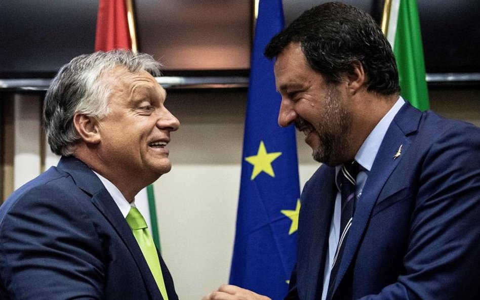 Viktor Orbán i Matteo Salvini zarzucili francuskiemu prezydentowi, że strofuje Węgrów i Włochów za n