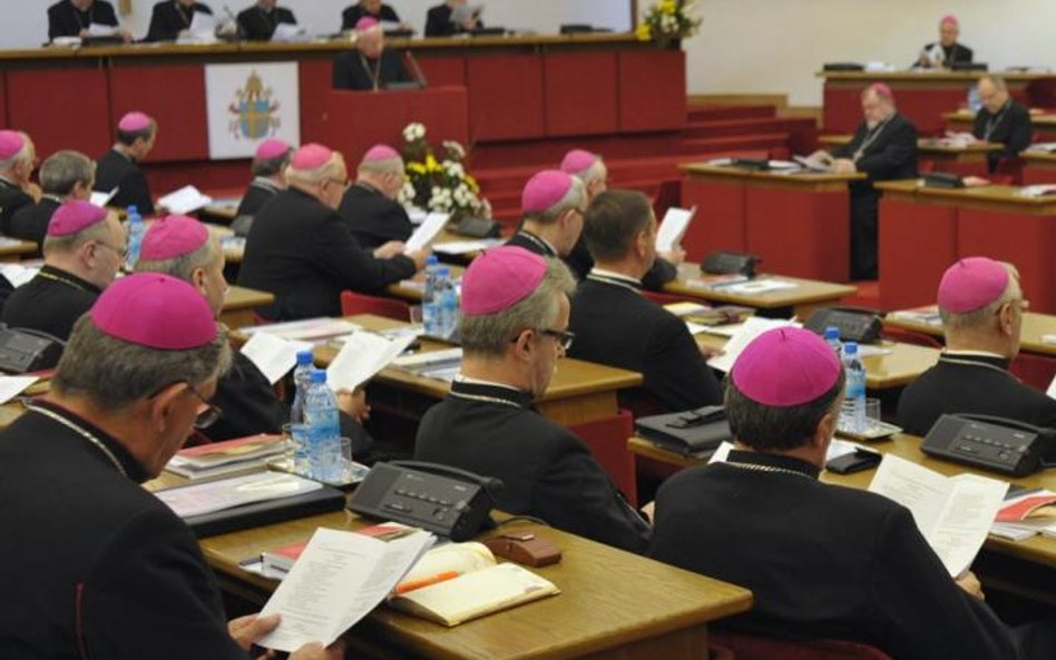 Oprócz debaty nad programem duszpasterskim Kościoła biskupi zajęli się też klauzulą sumienia