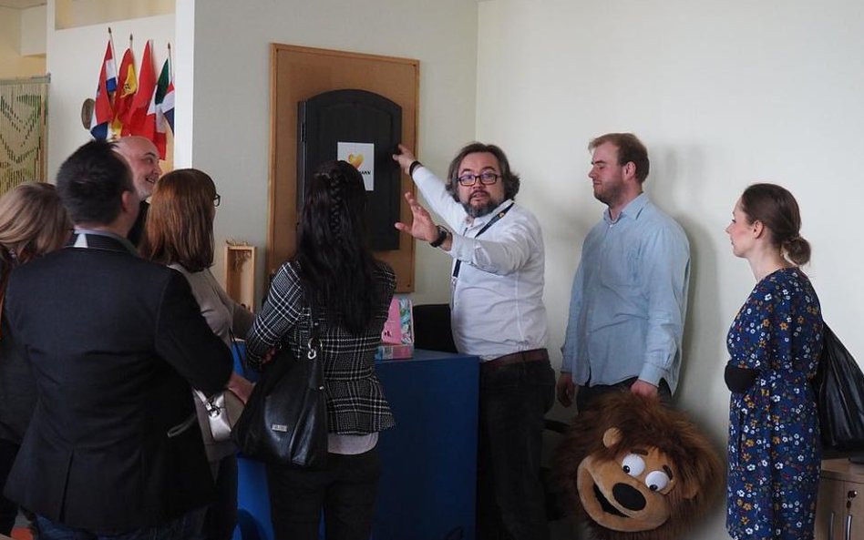 Majda ujawnił tajny schowek działu produktu (podobno często otwierany pod nieobecność kierownictwa f