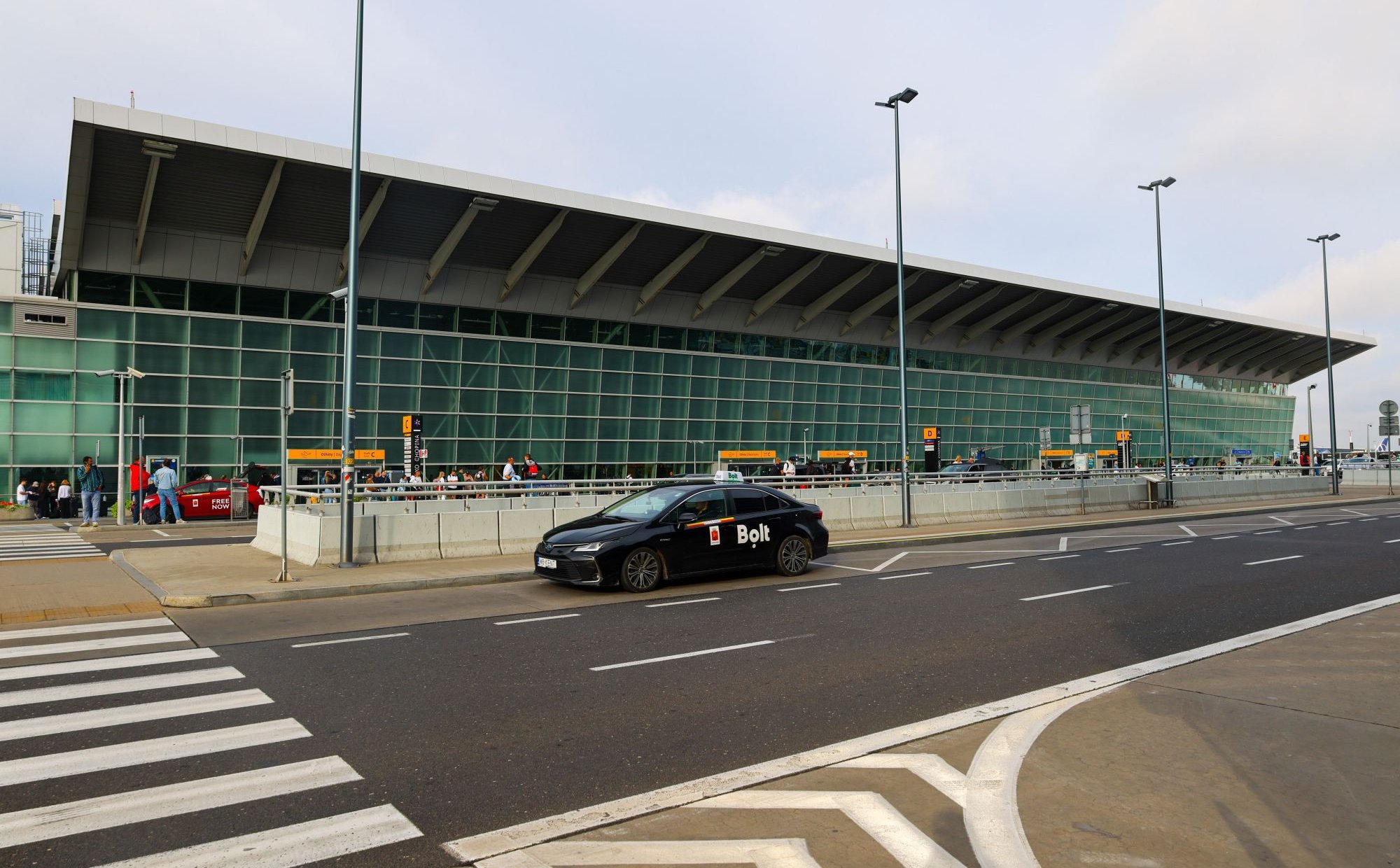 Lotnisko Chopina niedługo się powiększy. Jest przetarg na rozbudowę terminala i pirsu