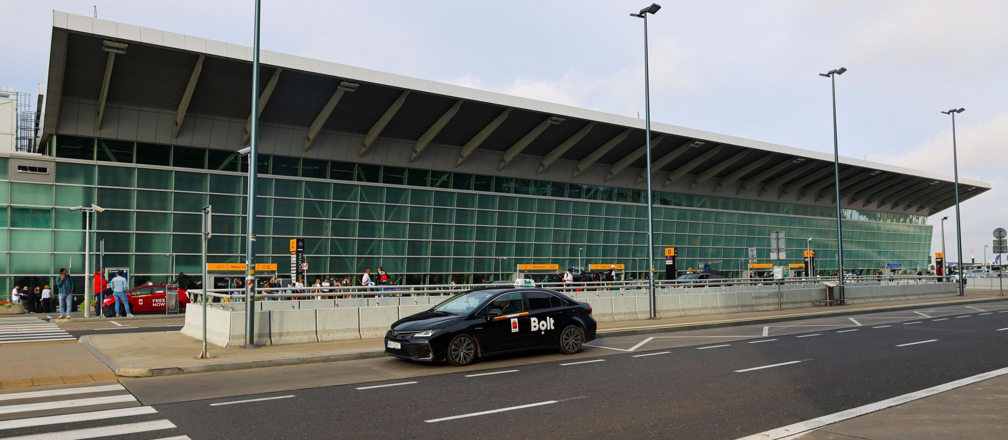Lotnisko Chopina niedługo się powiększy. Jest przetarg na rozbudowę terminala i pirsu