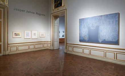 Widok na wystawę "Jasper Johns: Regrets". Fot. Eva Würdinger