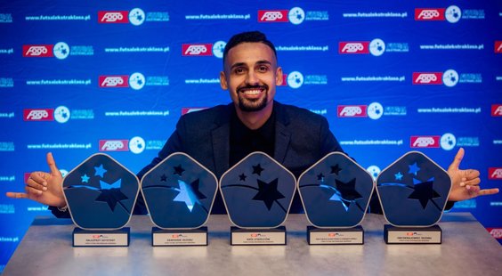 Pedrinho na gali Fogo Futsal Ekstraklasy ze statuetkami dla najlepszego zawodnika sezonu 2023/24, na