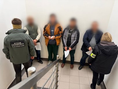 Podczas sprawdzania dokumentów w jednym z hosteli okazało się, że sześciu lokatorów przebywa w Polsc