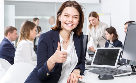 Psycholog zachęca do tego, by nauczyć się przyjmować komplementy. "Nie szukajmy w pochwałach drugieg