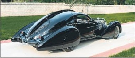 Wam także ten wóz kojarzy się z Batmobilem?