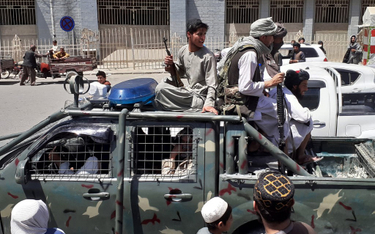 Afganistan: Talibowie zdobywają kolejne miasta. Plan przejęcia Kabulu