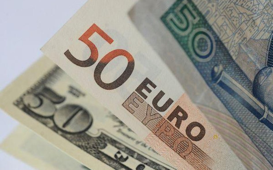 Eurodolar powraca w okolice 1,37