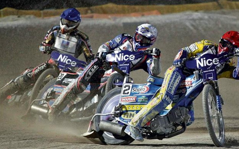 Tak wygrywał w Terenzano Tomasz Gollob, od soboty „Profesor” albo nawet „Cesarz” czarnego sportu