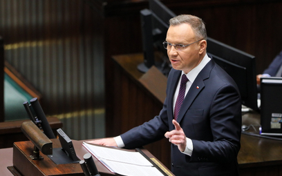 Prezydent RP Andrzej Duda przemawia podczas pierwszego posiedzenie Sejmu X kadencji na sali obrad Se
