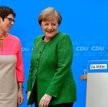 Kobiecy tandem na czele CDU: Annegret Kramp-Karrenbauer i Angela Merkel