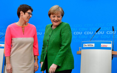 Kobiecy tandem na czele CDU: Annegret Kramp-Karrenbauer i Angela Merkel
